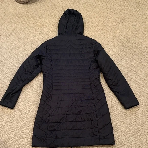 Icebreaker Women's Black Quilted Puffer Coat - Picture 9 of 9